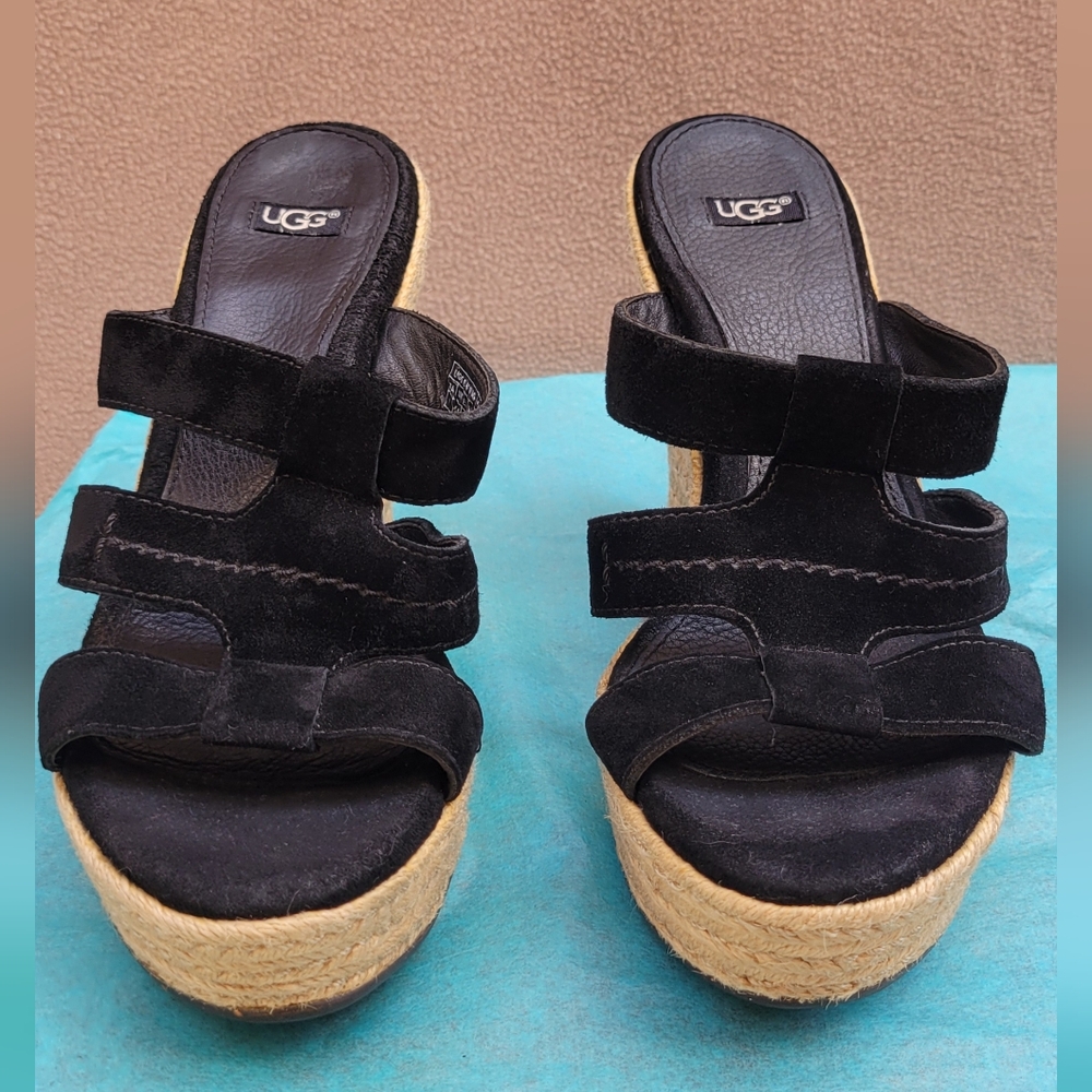 UGG Wedge Heel Sandals Women’s 7 Black Suede Leather Strappy Espadrille F29012L